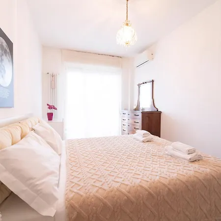 I Host - Adamello 8 Apartman Milánó