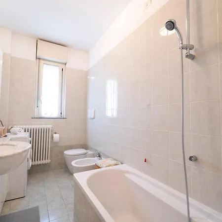 Apartman I Host - Adamello 8 Milánó